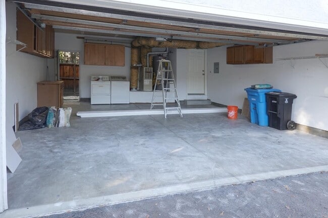 1013 Woodside Rd in Redwood City, CA - Building Photo - Building Photo