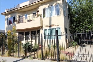 7024 Middleton St, Unit B in Huntington Park, CA - Building Photo