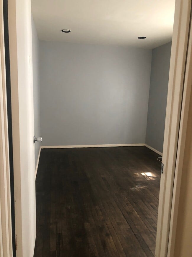 3530 North Kilbourn Avenue, Unit 1st FL in Chicago, IL - Building Photo - Building Photo