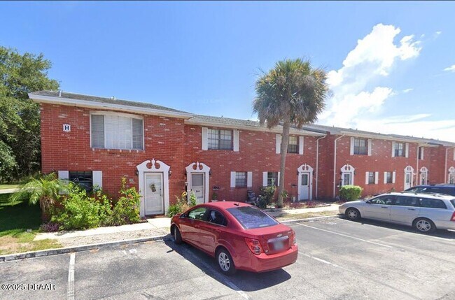 2250 S Palmetto Ave in Daytona Beach, FL - Building Photo - Building Photo
