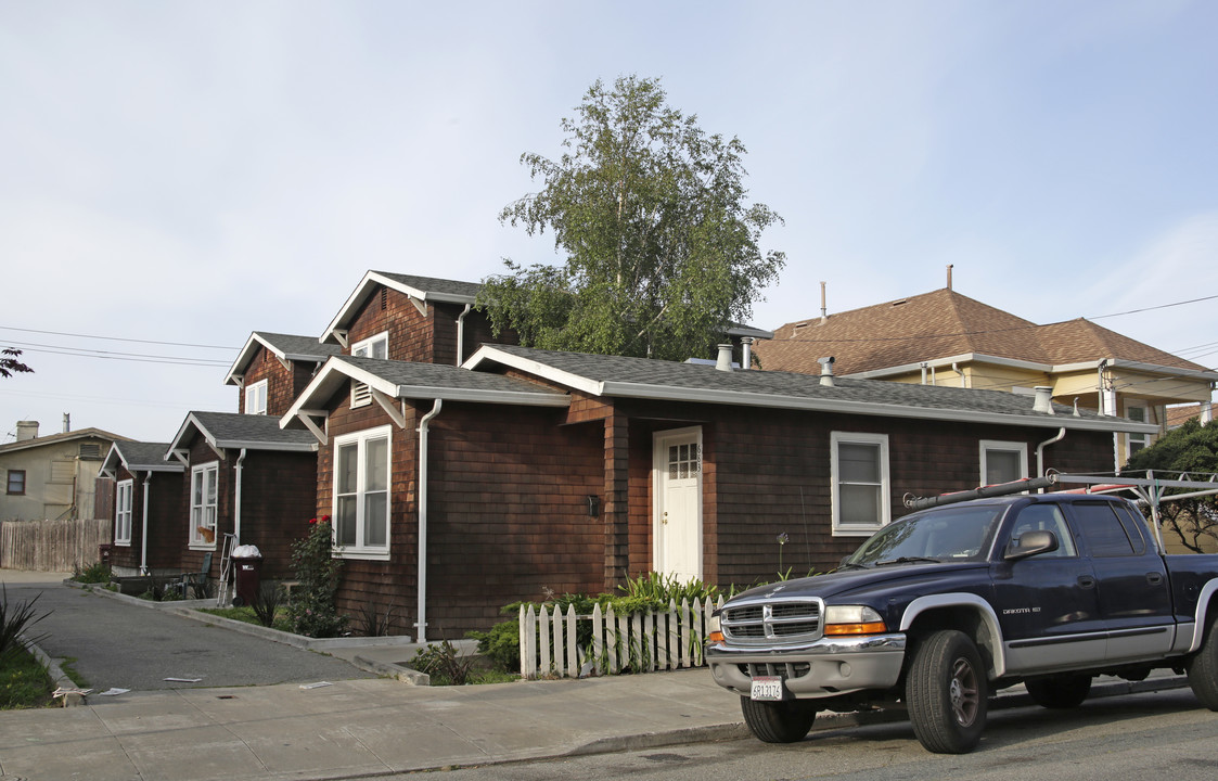 669 46th St in Oakland, CA - Foto de edificio