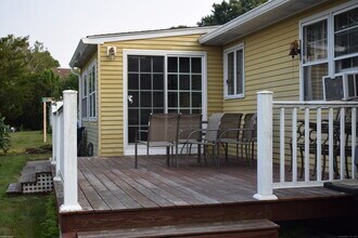 40 Hawks Nest Rd in Old Lyme, CT - Building Photo - Building Photo