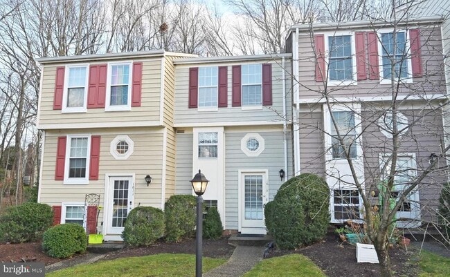 property at 1613 Fieldthorn Dr