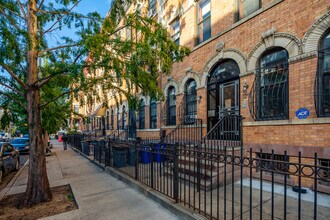 1271 Decatur St in Brooklyn, NY - Foto de edificio - Building Photo