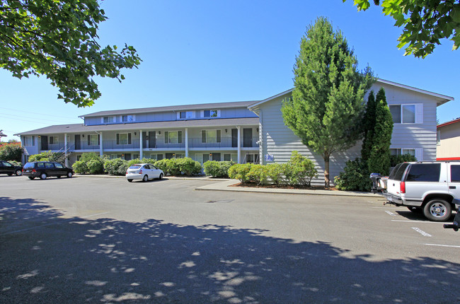 The Rainier Apartments in Everett, WA - Foto de edificio - Building Photo