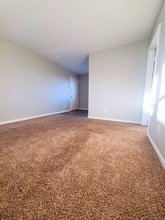 2642 E Ocean View Ave in Norfolk, VA - Foto de edificio - Building Photo