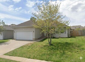 410 W White Ash St in Nixa, MO - Building Photo