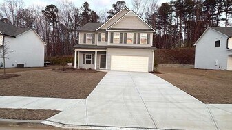 576 River Run Dr in Dallas, GA - Building Photo