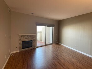 200 Pacific Coast Hwy, Unit 420 in Huntington Beach, CA - Building Photo - Building Photo
