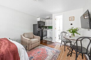 179 W Wilson St, Unit SI ID1468340P in Madison, WI - Building Photo