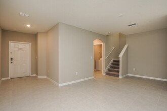 7218 Spring Snowflake Ave in Tampa, FL - Building Photo - Building Photo