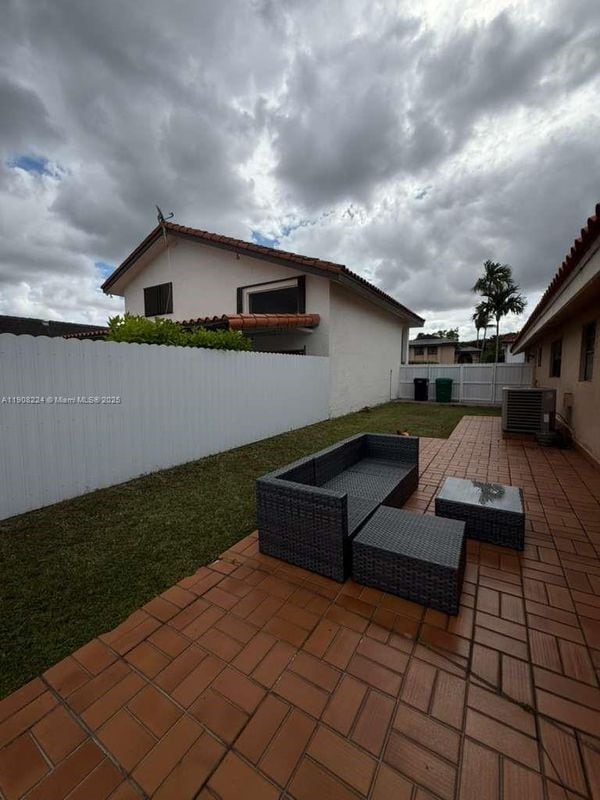 13625 SW 99th Terrace in Miami, FL - Foto de edificio - Building Photo