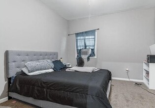 1029 Thomas V Bryant Dr in Jeffersonville, IN - Building Photo - Building Photo