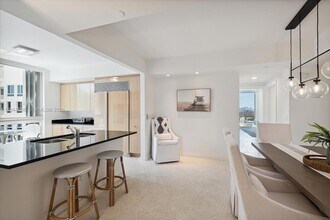 791 Crandon Blvd, Unit 1501 in Key Biscayne, FL - Foto de edificio - Building Photo