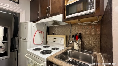 50 Nelson St W in Brampton, ON - Building Photo - Building Photo