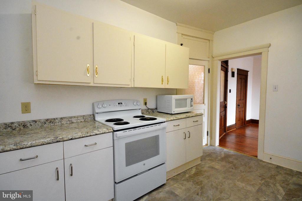 5 W Main St in Middletown, MD - Building Photo