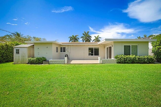 2445 SE 7th St in Pompano Beach, FL - Building Photo - Building Photo