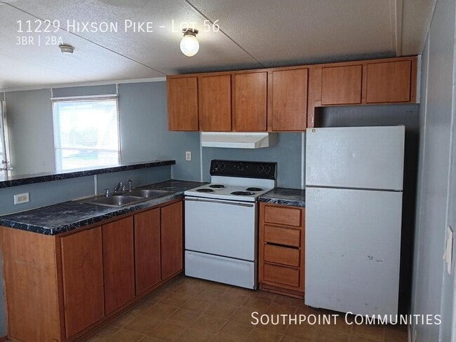 11229 Hixson Pike in Soddy Daisy, TN - Building Photo - Building Photo
