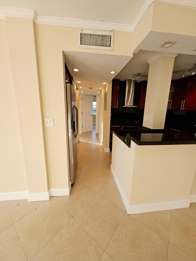 2530 SW 3rd Ave in Miami, FL - Foto de edificio - Building Photo