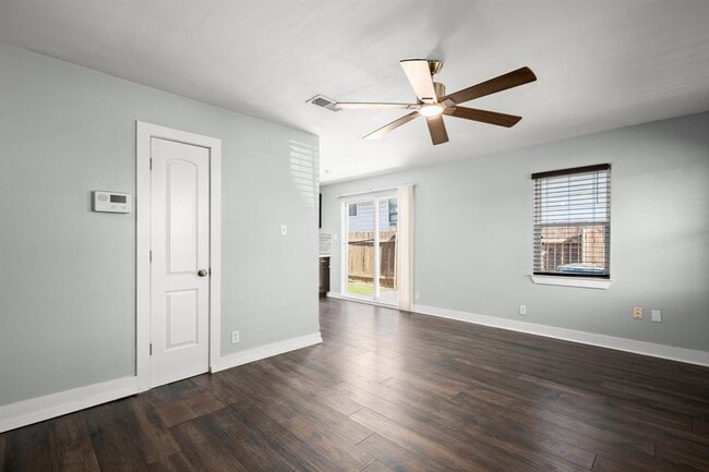 1404 Vargas Rd in Austin, TX - Building Photo - Building Photo