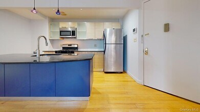 83-75 117th St, Unit 2D in Queens, NY - Building Photo - Building Photo