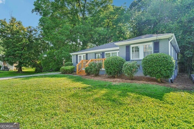 125 Chappell Rd SW in Atlanta, GA - Foto de edificio - Building Photo