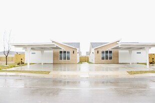 2108 E Viviana St, Unit 1 in Edinburg, TX - Building Photo