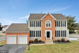 11401 Rolling Green Pl in Hagerstown, MD - Building Photo