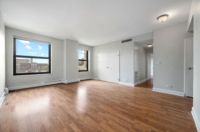 2100 N Lincoln Park W in Chicago, IL - Building Photo - Building Photo