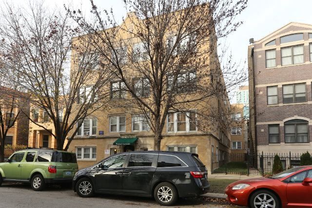 property at 819 W Waveland Ave