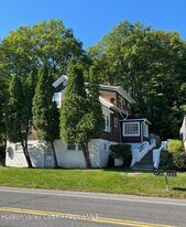 353 Main St in Cairo, NY - Building Photo