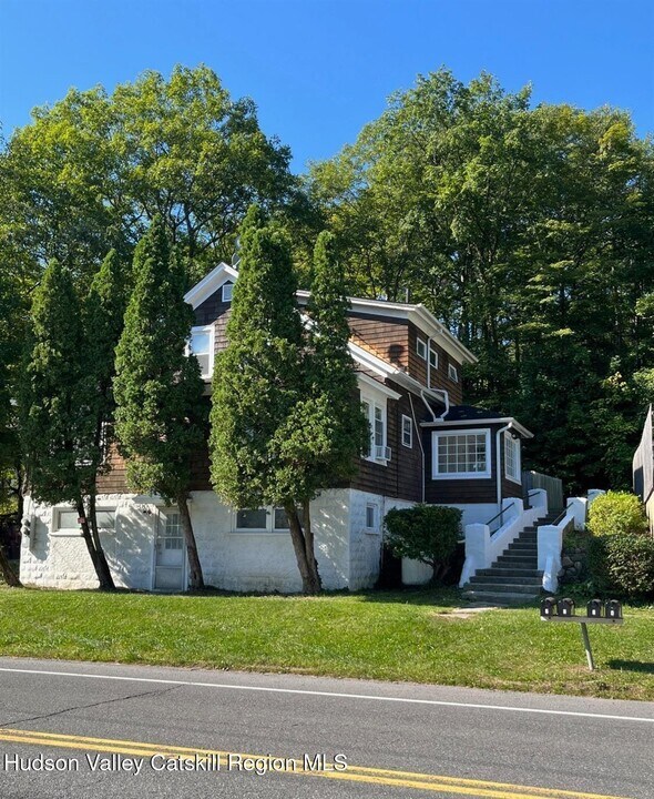 353 Main St in Cairo, NY - Building Photo