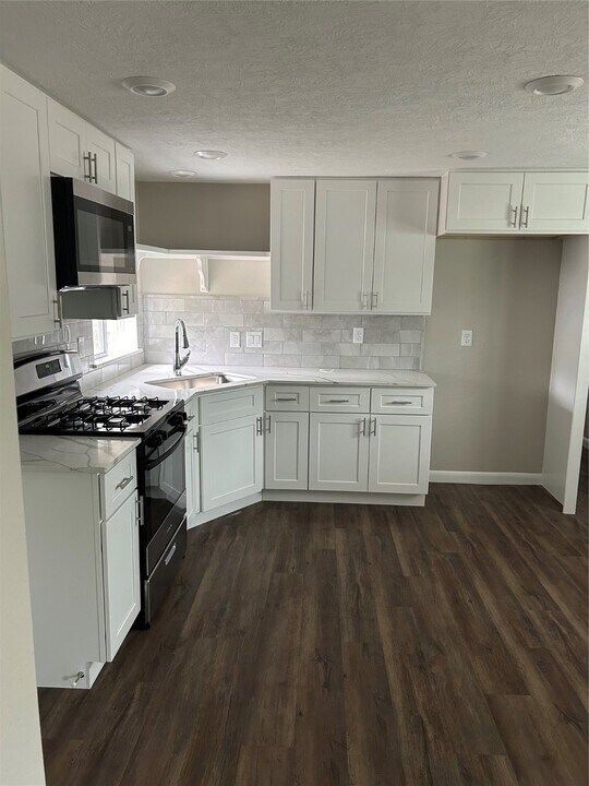 29902 Kingbird Dr in Tomball, TX - Building Photo