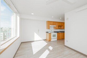 Cedar Crossing in Seattle, WA - Building Photo - Building Photo