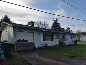 114-131 Dillon Drive in Kelso, WA - Building Photo - Other