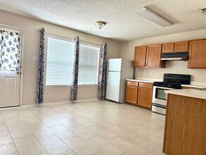 932 White Dove Dr in Arlington, TX - Building Photo - Building Photo