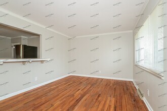 1835 Shirlene Dr in Florissant, MO - Building Photo - Building Photo