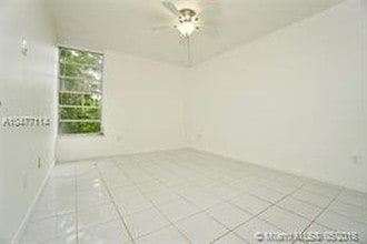 8841 W Flagler St-Unit -406 in Miami, FL - Foto de edificio - Building Photo