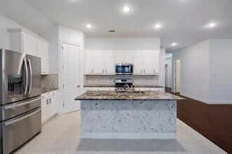 2144 Spencer Ln in Carrollton, TX - Building Photo - Building Photo