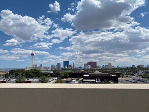701 Shadow Ln in Las Vegas, NV - Building Photo - Building Photo