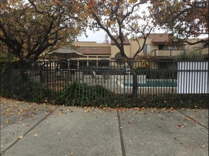 3300 Wolcott Common in Fremont, CA - Building Photo - Building Photo