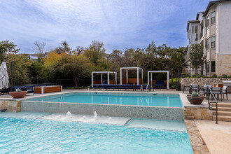 Estates at Bee Cave in Austin, TX - Foto de edificio - Building Photo
