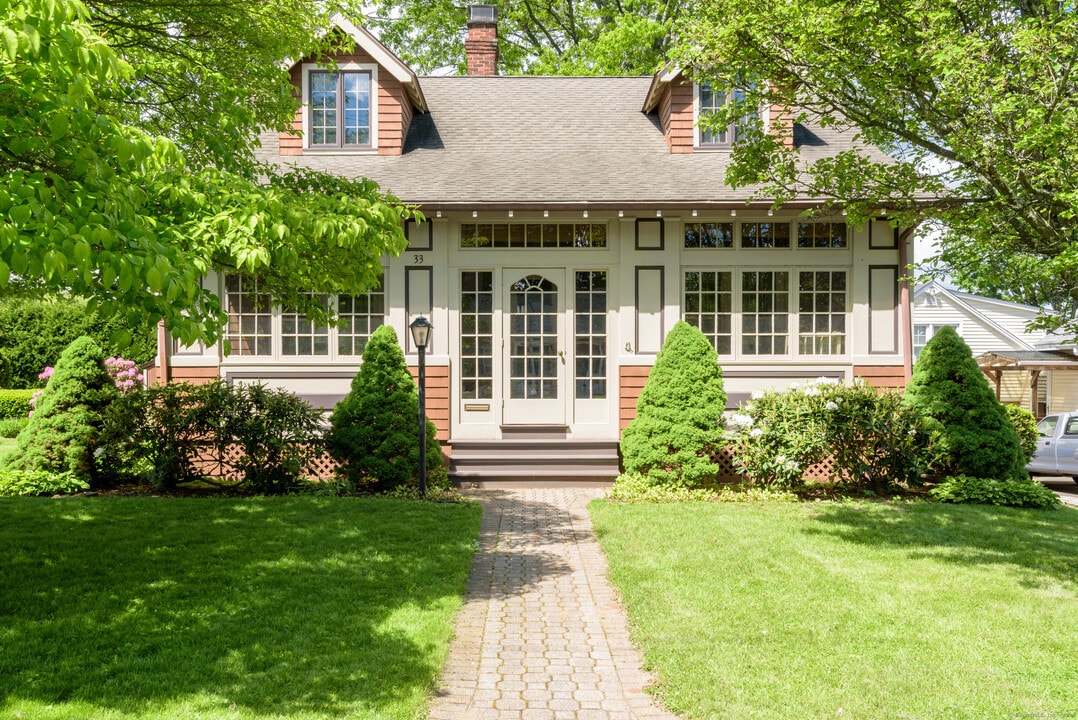 33 Theodore St in Newington, CT - Building Photo