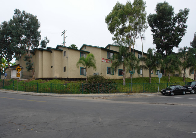 3810-3822 50th St in San Diego, CA - Foto de edificio - Building Photo