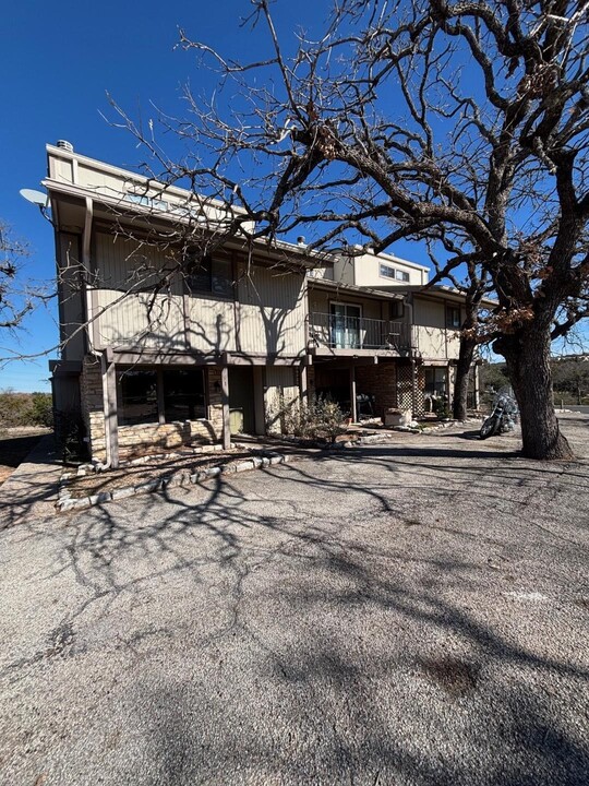 1008 Hi Stirrup in Horseshoe Bay, TX - Building Photo