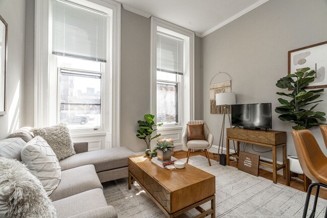 1927 Spring Garden St in Philadelphia, PA - Building Photo - Building Photo