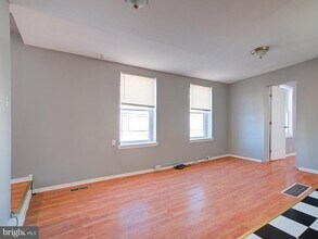 2033 E York St-Unit -2 in Philadelphia, PA - Building Photo - Building Photo