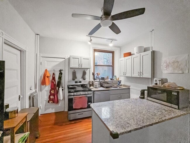 27 Lakeville Rd in Boston, MA - Building Photo - Building Photo