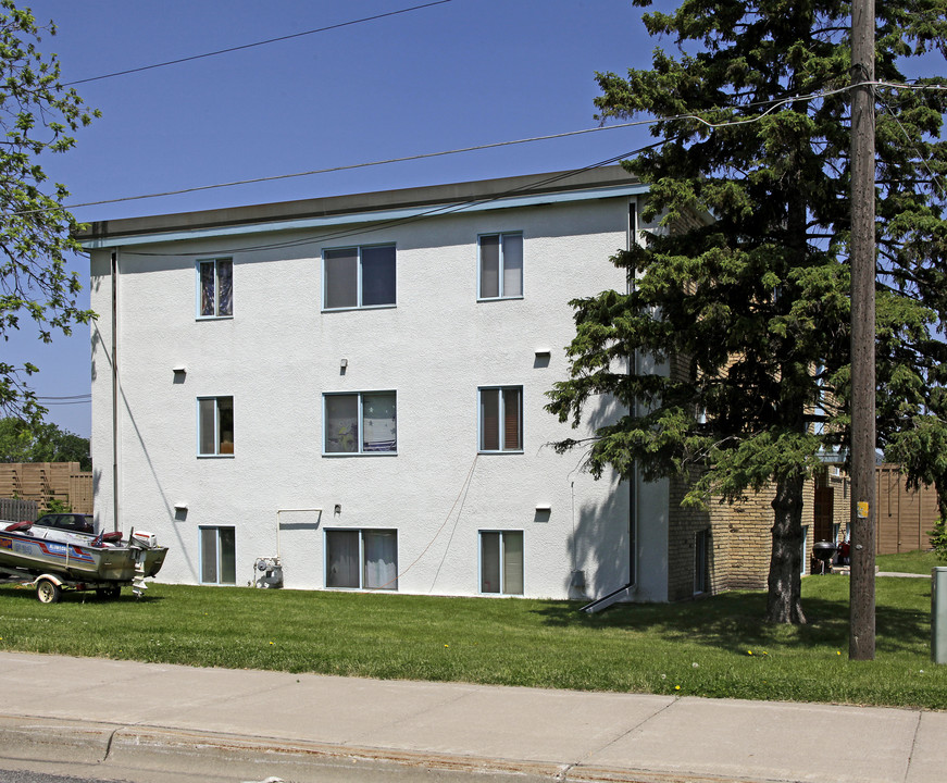 385 Brown Rd in Long Lake, MN - Building Photo
