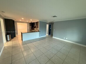 2765 SW 47th St in Fort Lauderdale, FL - Building Photo - Building Photo